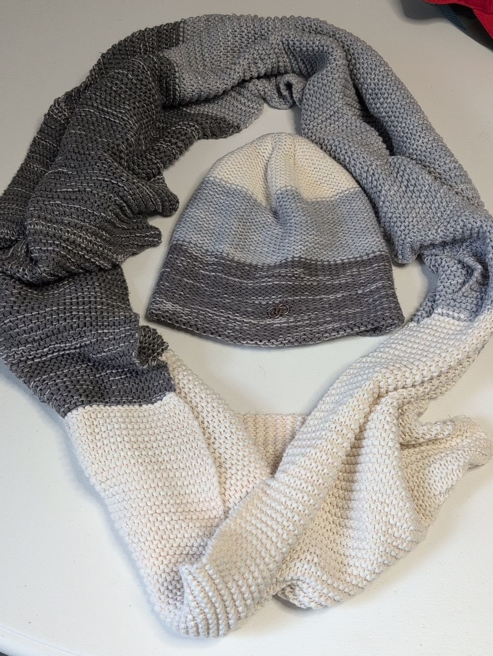 CALIA BY CARRIE UNDERWOOD MATCHING HAT AND SCARF